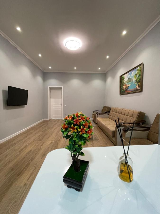 Amir Temur Apartment In Center After Renovation Ташкент Экстерьер фото